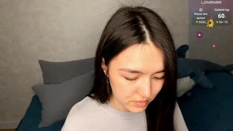 Lily online show from April 5, 3:42 pm