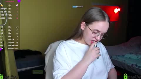 Lily online show from November 6, 6:31 pm