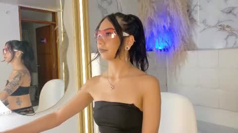 Lily online show from July 5, 5:14 am