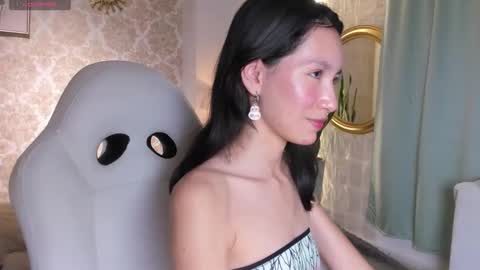 lilythea_ online show from November 16, 10:04 pm