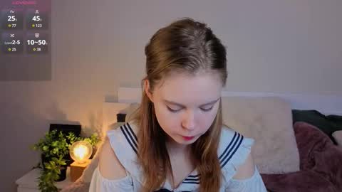 Julie online show from March 8, 7:06 pm