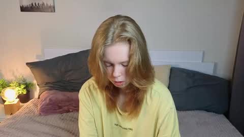 Snapshot of lilytways chatting on May 6, 7:30 pm Julie online show from May 6, 7:30 pm