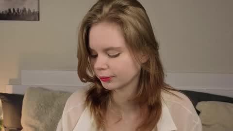 Snapshot of lilytways chatting on May 7, 7:30 pm Julie online show from May 7, 7:30 pm