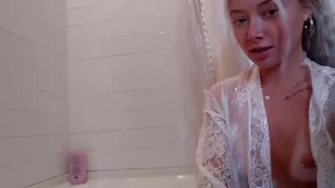 Lily Monroe online show from September 21, 8:32 pm