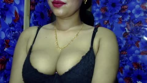 limaakter246618 online show from August 3, 12:09 am