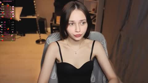 Scarlet online show from March 17, 9:29 pm