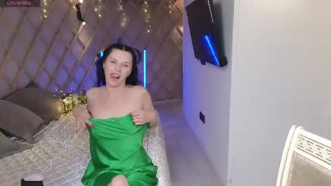 Snapshot of lina_flore chatting on July 11, 10:11 pm lina_flore online show from July 11, 10:11 pm