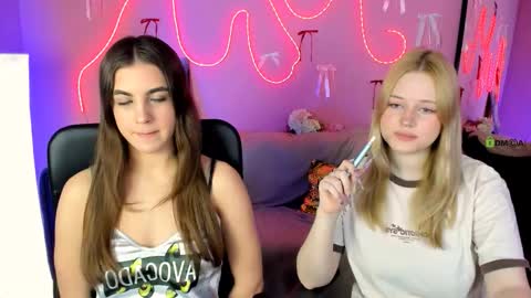 Snapshot of lina_fox12 chatting on March 25, 1:28 pm lina_fox12 online show from March 25, 1:28 pm