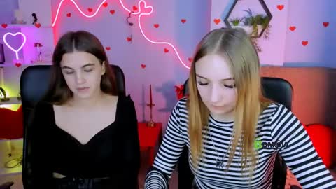 Snapshot of lina_fox12 chatting on April 2, 12:25 pm lina_fox12 online show from April 2, 12:25 pm