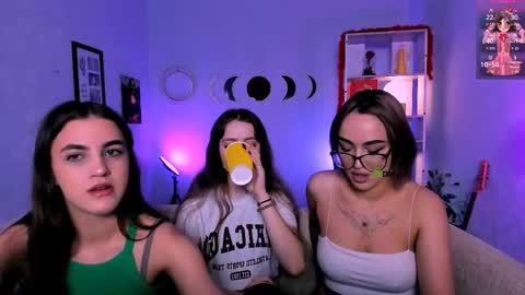 Snapshot of lina_fox12 chatting on April 9, 12:54 pm lina_fox12 online show from April 9, 12:54 pm