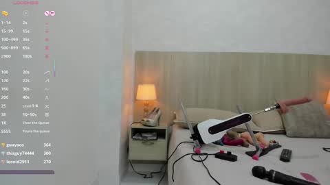 Snapshot of lina_garcia chatting on March 8, 5:43 pm online show from March 8, 5:43 pm