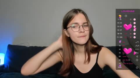 lina hall online show from December 10, 12:49 pm