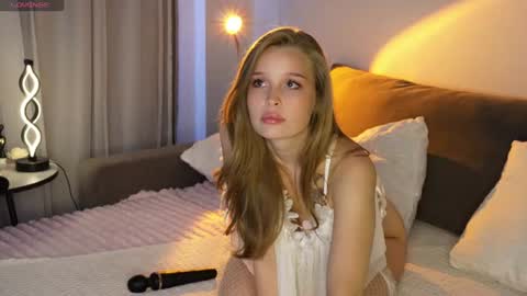 Snapshot of lina_kriss chatting on June 14, 5:09 am Kriss and Lina online show from June 14, 5:09 am