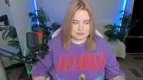 lina_linx online show from February 22, 6:30 pm