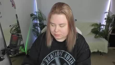 lina_linx online show from March 1, 5:49 pm