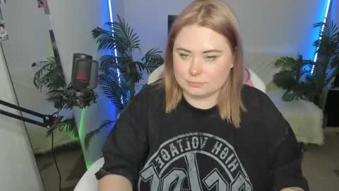 lina_linx online show from March 2, 7:34 pm