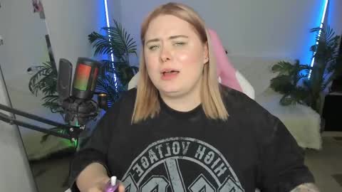 lina_linx online show from March 2, 10:38 pm