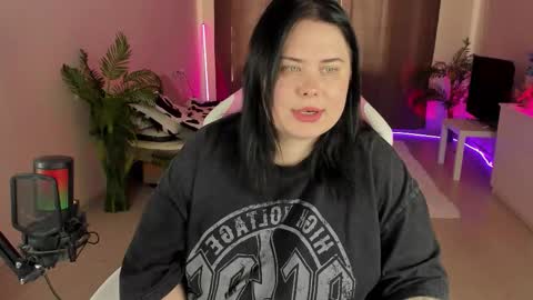 lina_linx online show from September 19, 7:10 am