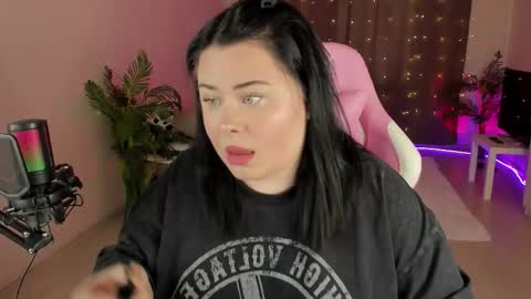 lina_linx online show from September 20, 2:29 pm
