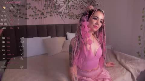 Snapshot of lina_moony chatting on November 15, 9:39 am lina_moony online show from November 15, 9:39 am