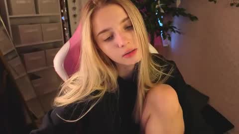 LINA online show from March 30, 1:06 am