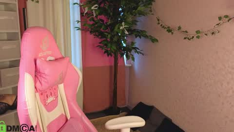 LINA online show from April 10, 1:11 am