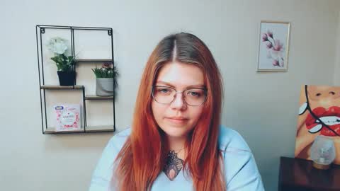 Snapshot of lina_ri chatting on October 26, 9:10 pm lina_ri online show from October 26, 9:10 pm