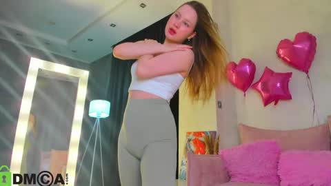 Snapshot of lina_smilee chatting on May 24, 1:10 am Lina online show from May 24, 1:10 am