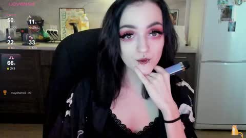 Lina 3  1715622743 online show from September 18, 7:21 am