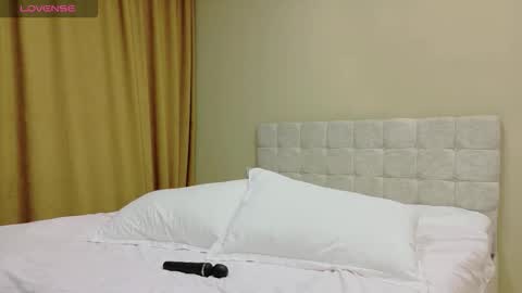 Snapshot of linajill chatting on November 19, 2:33 am Anna online show from November 19, 2:33 am