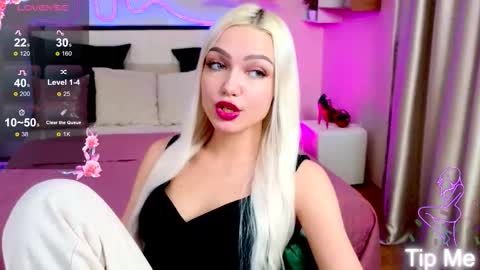 I am Lina online show from October 8, 2:04 pm