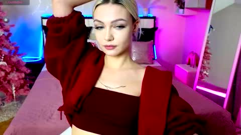 I am Lina online show from December 13, 7:53 pm