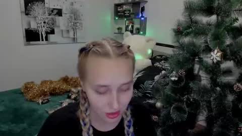 Snapshot of linatruly chatting on December 14, 7:25 pm Lina online show from December 14, 7:25 pm