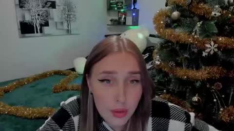 Snapshot of linatruly chatting on December 20, 8:12 pm Lina online show from December 20, 8:12 pm