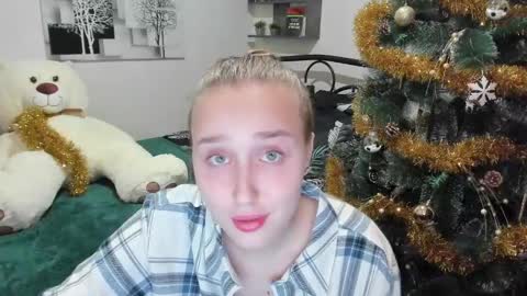 Snapshot of linatruly chatting on January 14, 8:15 pm Lina online show from January 14, 8:15 pm