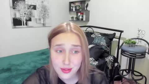 Snapshot of linatruly chatting on January 17, 9:28 pm Lina online show from January 17, 9:28 pm