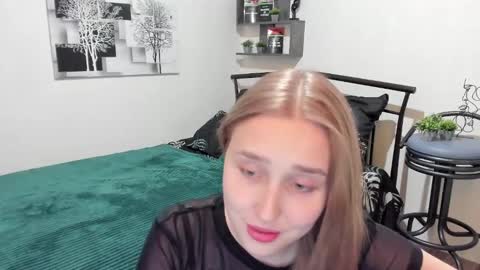 Snapshot of linatruly chatting on January 18, 12:35 am Lina online show from January 18, 12:35 am