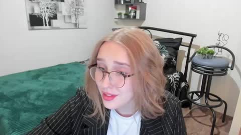 Snapshot of linatruly chatting on January 25, 12:06 am Lina online show from January 25, 12:06 am