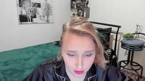 Snapshot of linatruly chatting on February 1, 8:37 pm Lina online show from February 1, 8:37 pm