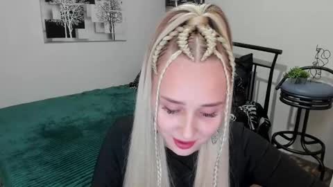 Snapshot of linatruly chatting on February 15, 9:15 pm Lina online show from February 15, 9:15 pm