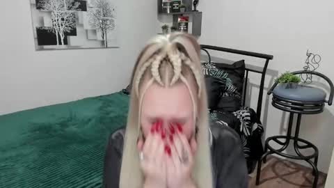 Snapshot of linatruly chatting on February 21, 9:43 pm Lina online show from February 21, 9:43 pm