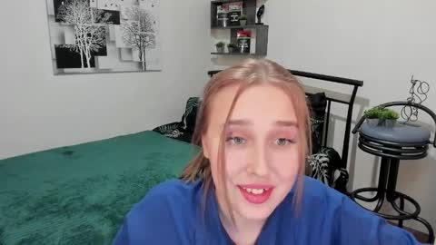 Snapshot of linatruly chatting on March 4, 11:22 pm Lina online show from March 4, 11:22 pm