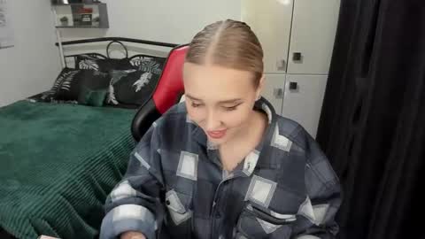 Snapshot of linatruly chatting on September 18, 9:39 pm Lina online show from September 18, 9:39 pm