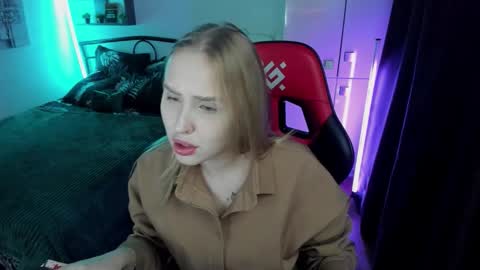 Snapshot of linatruly chatting on October 10, 9:25 pm Lina online show from October 10, 9:25 pm