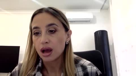 linavora online show from February 13, 11:39 am