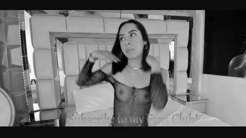 Lincy Rios  online show from November 5, 6:52 pm