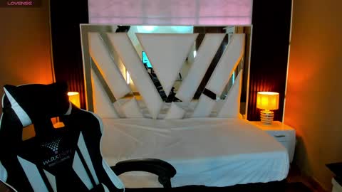  Linda  online show from October 5, 1:31 pm