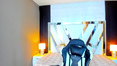  Linda  online show from October 18, 6:41 pm