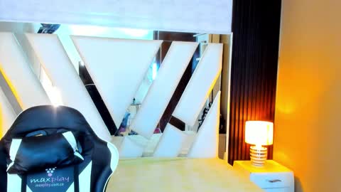  Linda  online show from November 15, 6:37 pm