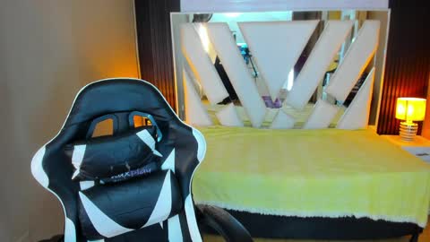  Linda  online show from March 30, 6:53 pm